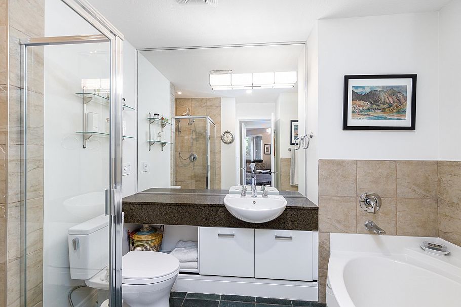 301 560 Raven Woods Drive North Vancouver, BC - 16