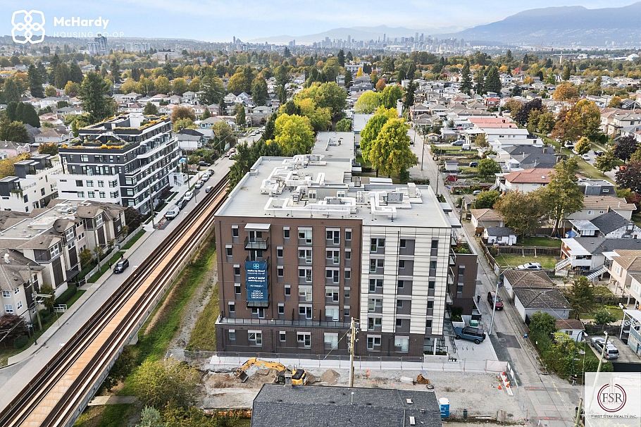 5085 MCHARDY STREET, Vancouver BC V5R 0L7 Vancouver, BC - 5