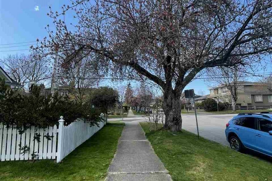 88 W 48th Avenue Vancouver, BC - 15