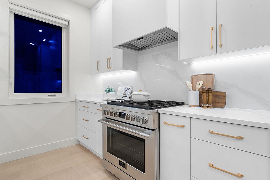 1 1582 E 2nd Avenue Vancouver, BC - 22