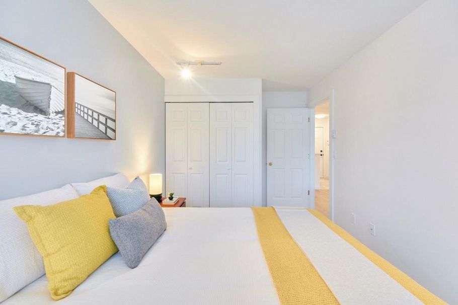 313 855 W 16th Street North Vancouver, BC - 17