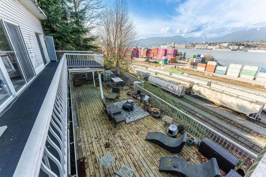 2709 Wall Street Vancouver, BC - 10