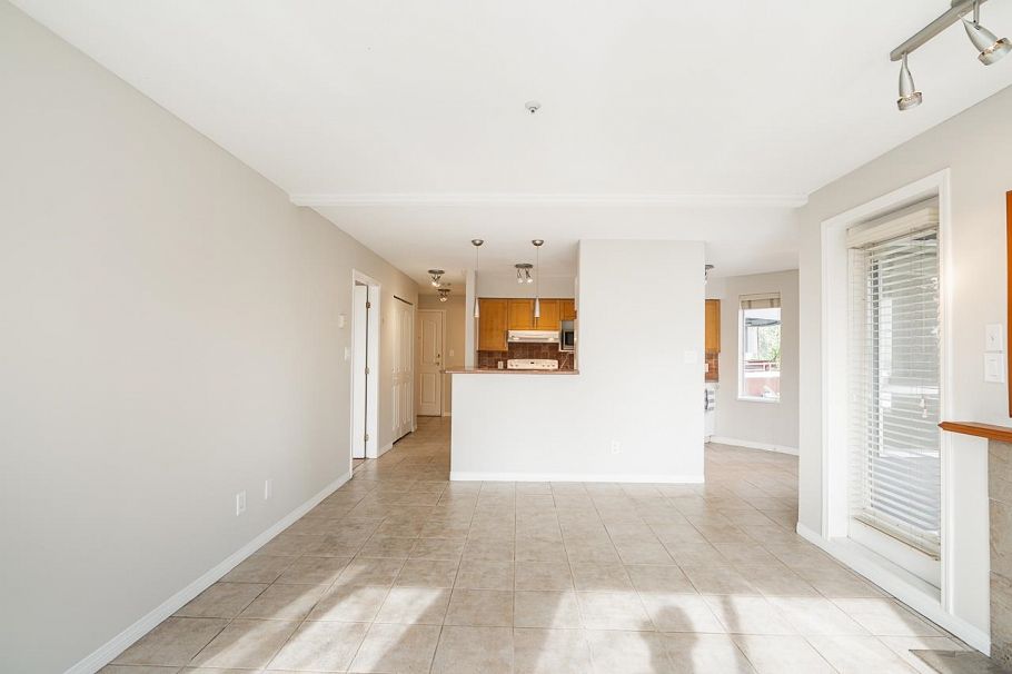 101 120 E 2nd Street North Vancouver, BC - 14