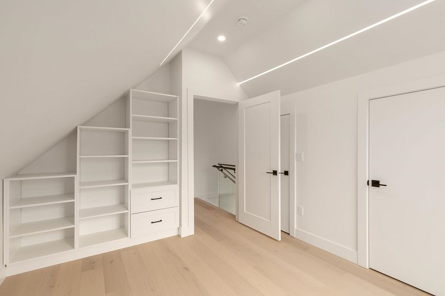 2 3508 E Pender Street Vancouver, BC - 22