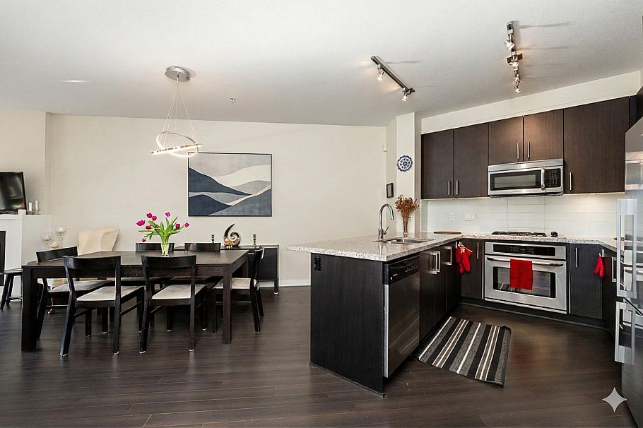 311 159 W 22nd Street North Vancouver, BC - 3