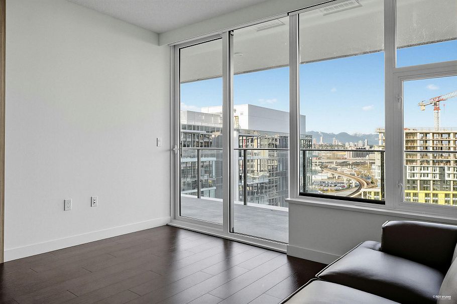 1215 8611 Hazelbridge Way Richmond, BC - 9