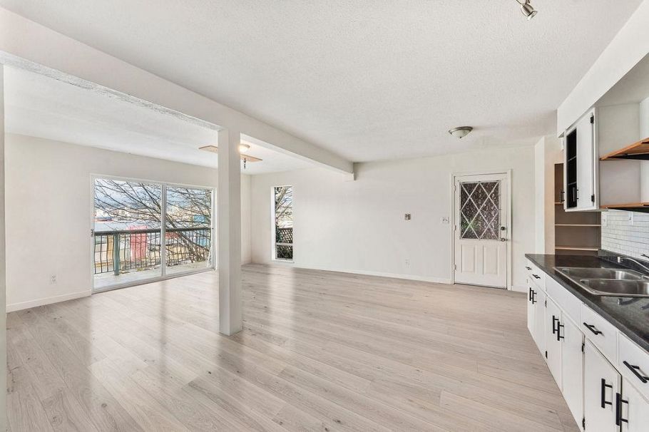 2709 Wall Street Vancouver, BC - 24