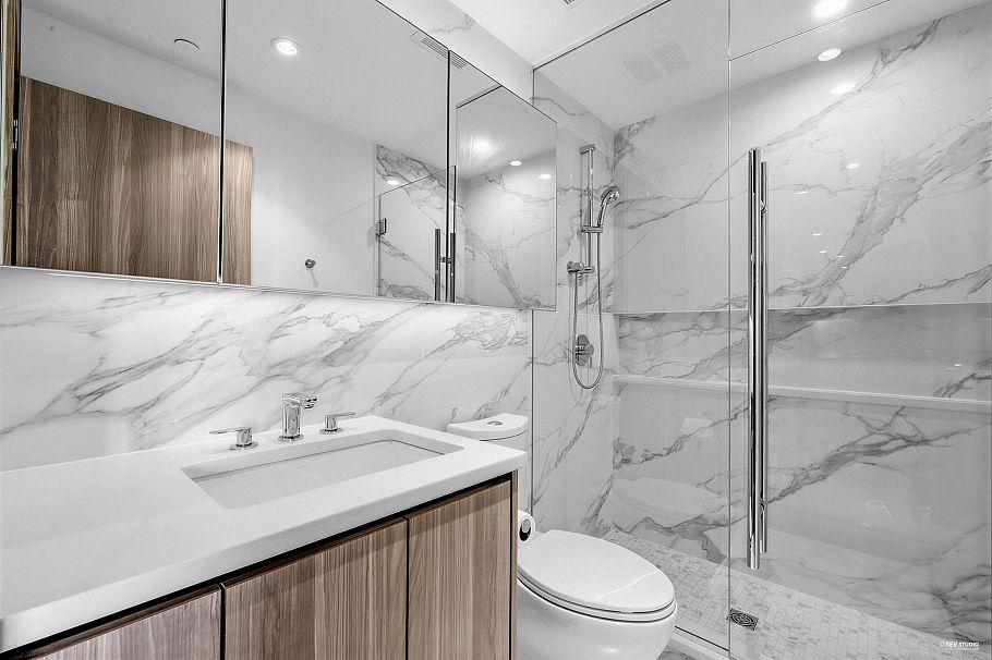 1215 8611 Hazelbridge Way Richmond, BC - 17