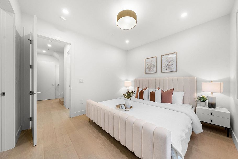 1 1582 E 2nd Avenue Vancouver, BC - 34