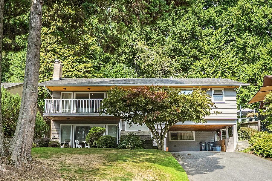 1202 Bracknell Crescent North Vancouver, BC - 1