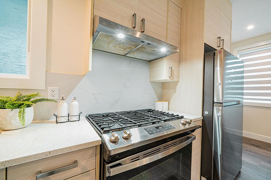 7261 E Sherbrooke Street Vancouver, BC - 8