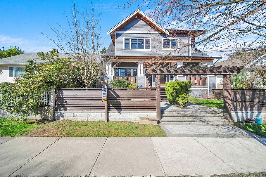 945 E 20th Avenue Vancouver, BC - 1
