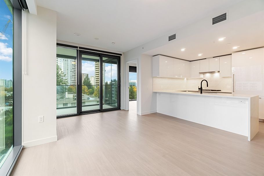 404 5987 Wilson Avenue Burnaby, BC - 3