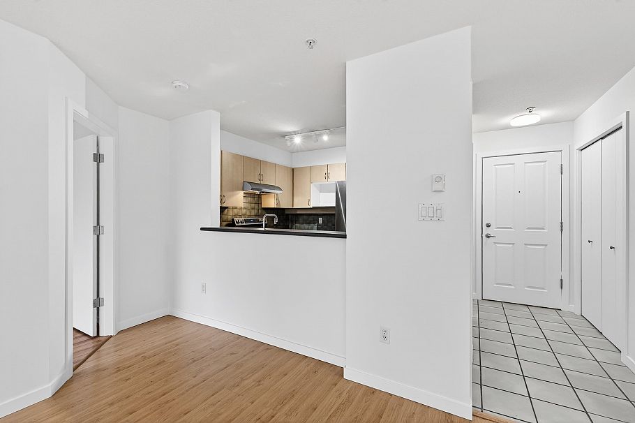 307 3161 W 4th Avenue Vancouver, BC - 6