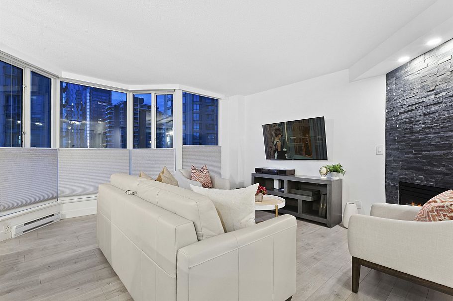 301 789 Jervis Street Vancouver, BC - 2