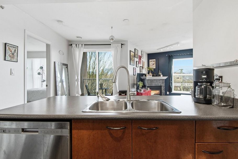 404 1688 E 8th Avenue Vancouver, BC - 14