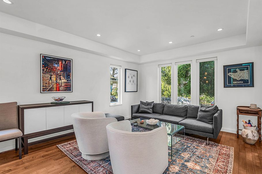 132 W 22nd Avenue Vancouver, BC - 3