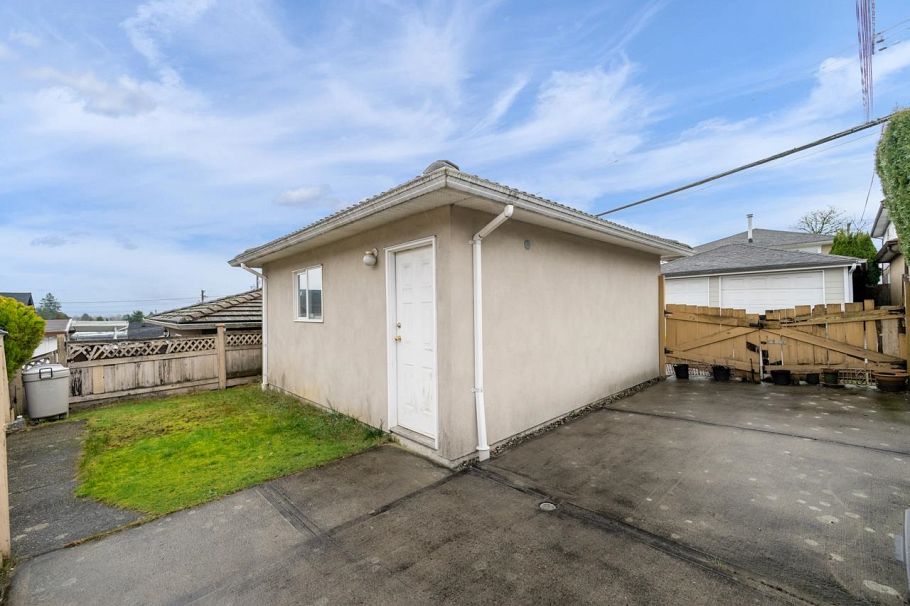 3632 E 28th Avenue Vancouver, BC - 29