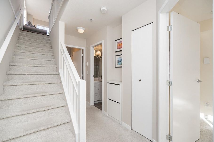 310 678 W 7th Avenue Vancouver, BC - 9