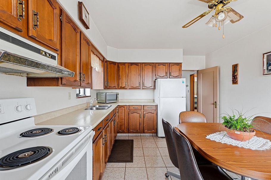 3690 Dundas Street Vancouver, BC - 14