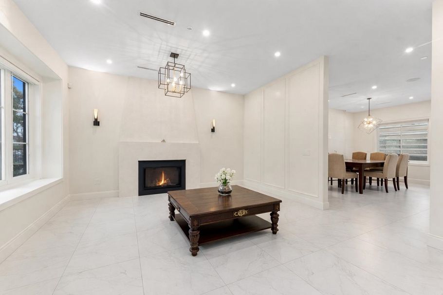 2719 E 46th Avenue Vancouver, BC - 5