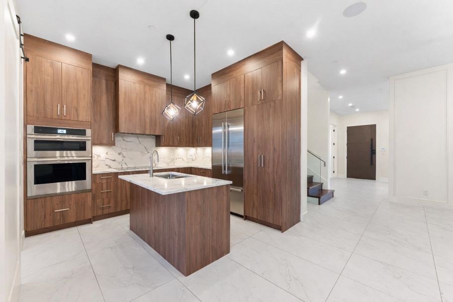 2719 E 46th Avenue Vancouver, BC - 9