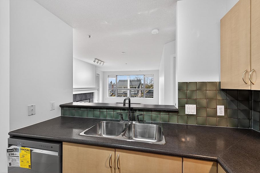 307 3161 W 4th Avenue Vancouver, BC - 8