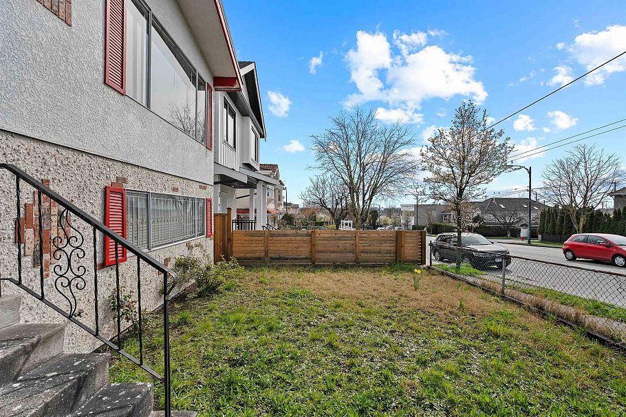 7656 Main Street Vancouver, BC - 30