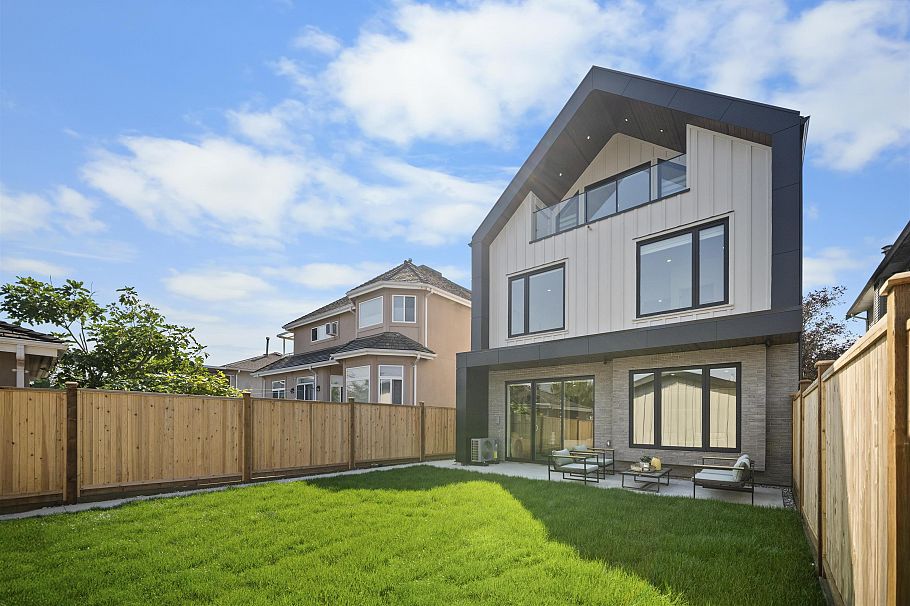 2 3563 E 25th Avenue Vancouver, BC - 23