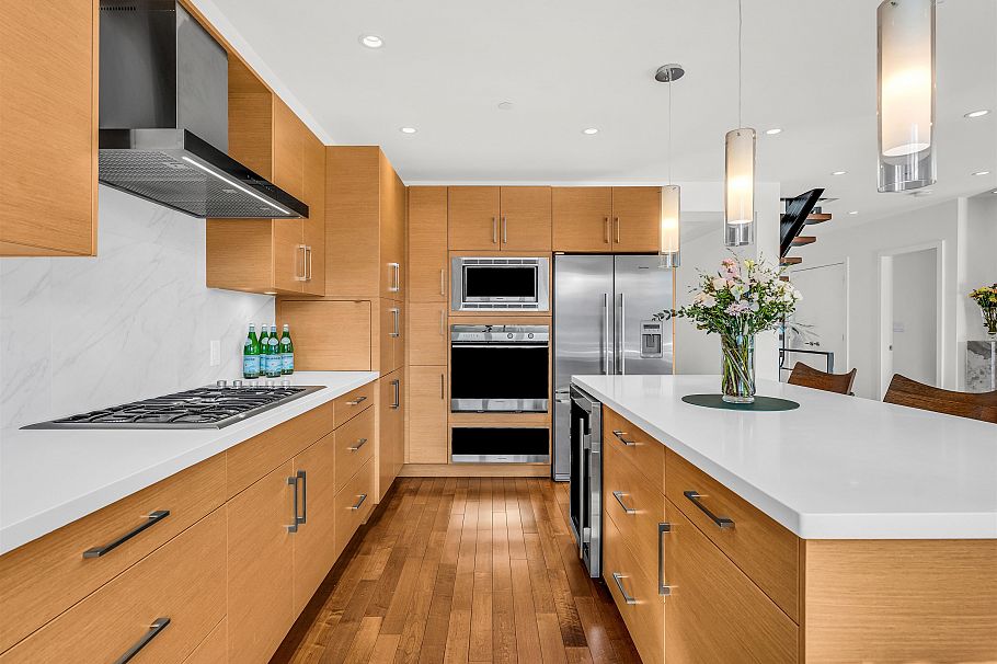 132 W 22nd Avenue Vancouver, BC - 11