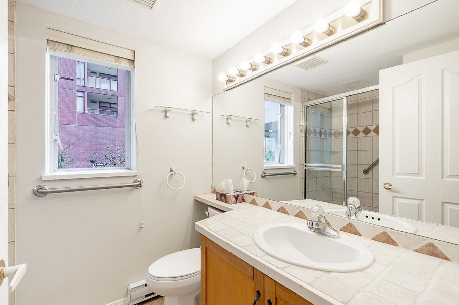 101 120 E 2nd Street North Vancouver, BC - 23