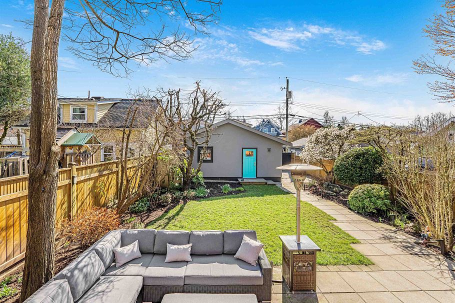 132 W 22nd Avenue Vancouver, BC - 38