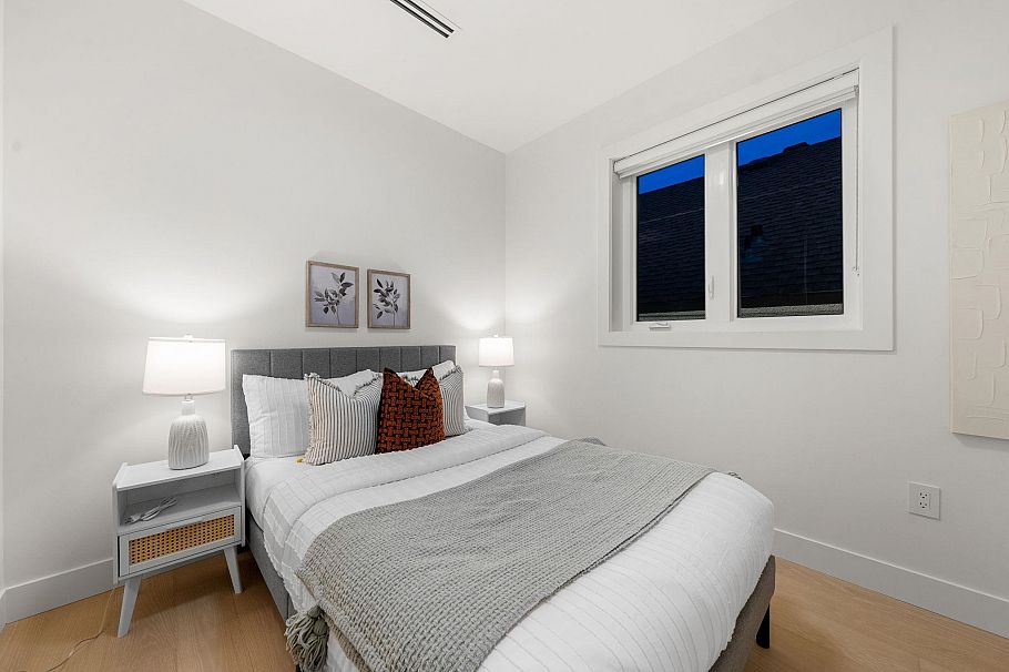 1 1582 E 2nd Avenue Vancouver, BC - 23