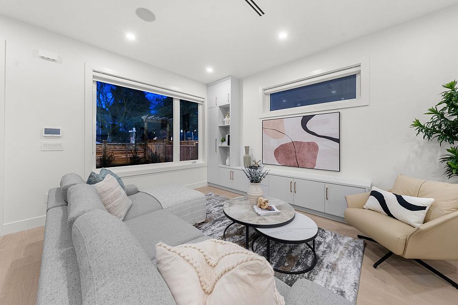 1 1582 E 2nd Avenue Vancouver, BC - 9