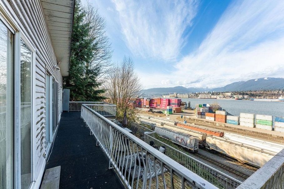 2709 Wall Street Vancouver, BC - 9