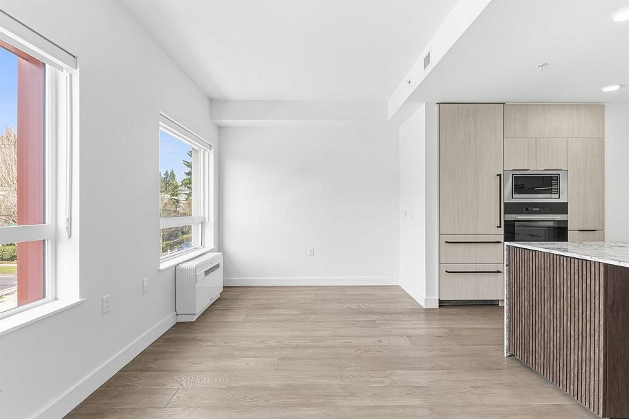 303 3590 W 39th Avenue Vancouver, BC - 5