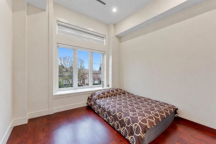 2719 E 46th Avenue Vancouver, BC - 18