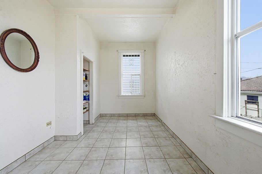 3521 Triumph Street Vancouver, BC - 12