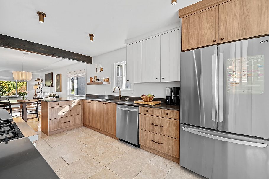 2624 E 1st Avenue Vancouver, BC - 10