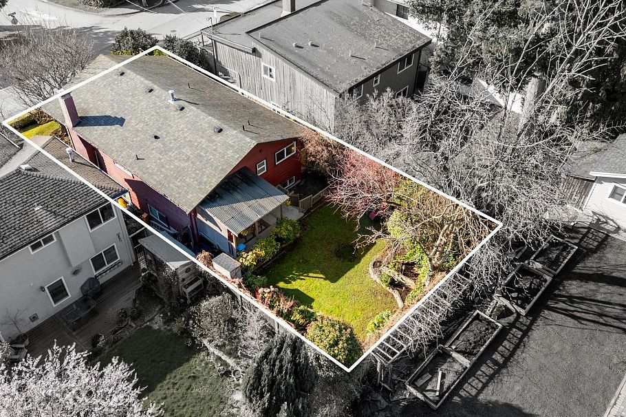 3300 Mahon Avenue North Vancouver, BC - 36