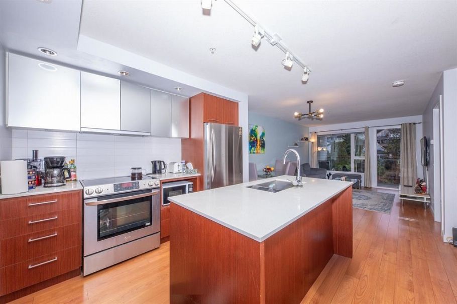 414 221 E 3rd Street North Vancouver, BC - 3