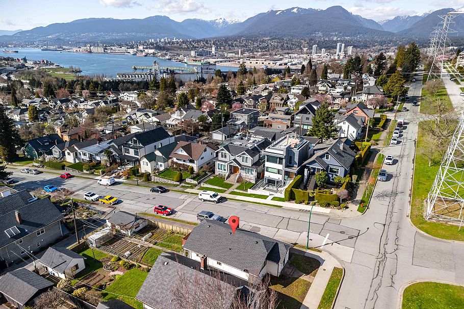 3690 Dundas Street Vancouver, BC - 23