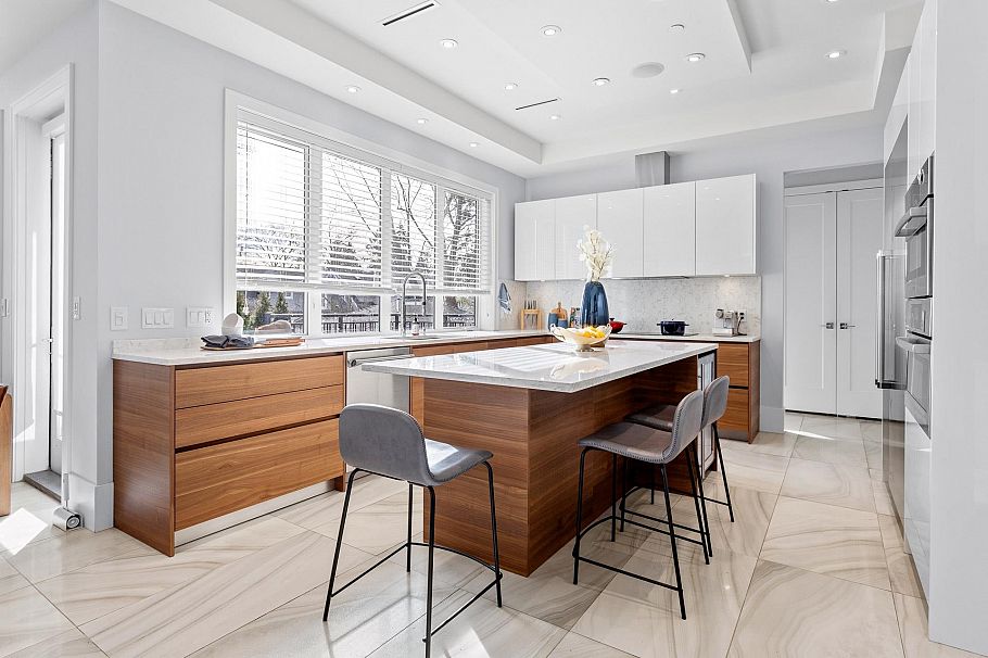 3726 W 35th Avenue Vancouver, BC - 10