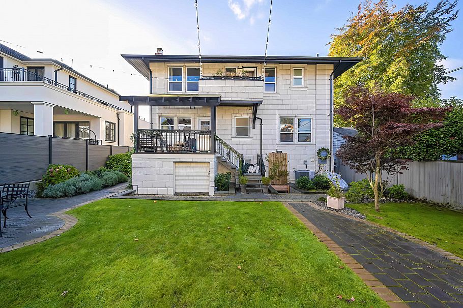3765 W 3rd Avenue Vancouver, BC - 3