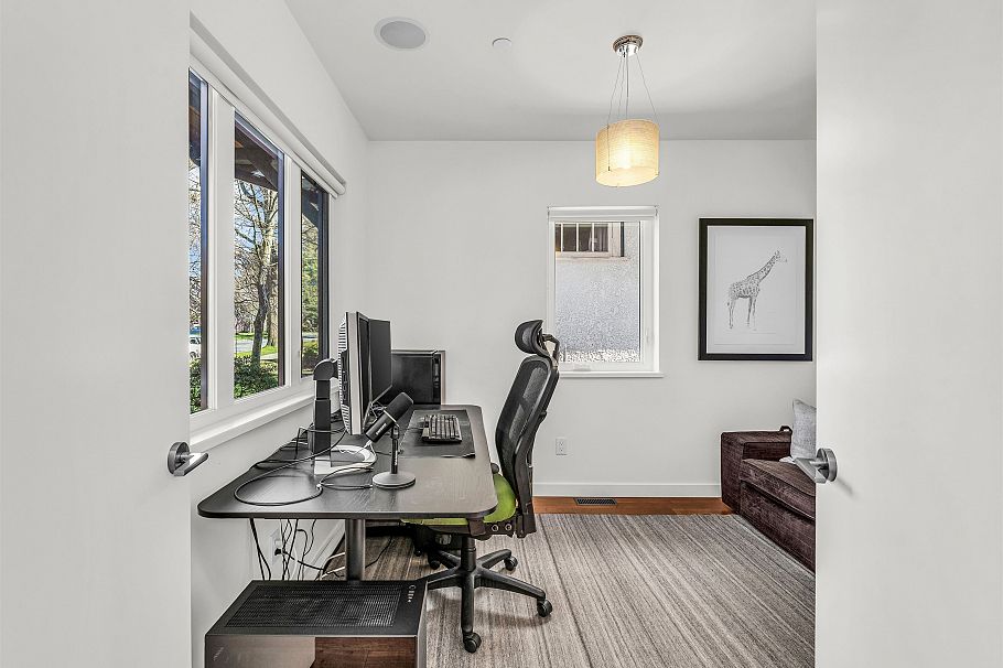 132 W 22nd Avenue Vancouver, BC - 6