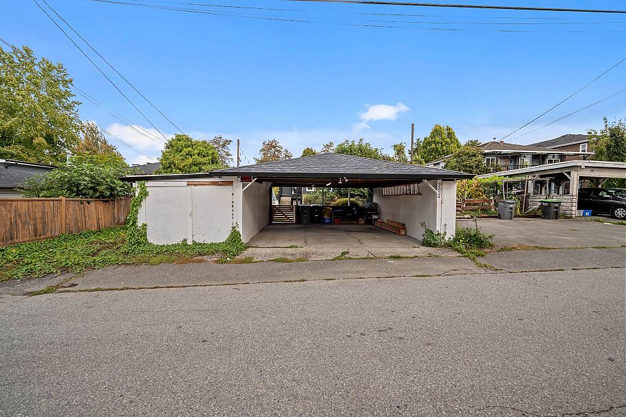 2624 E 1st Avenue Vancouver, BC - 37