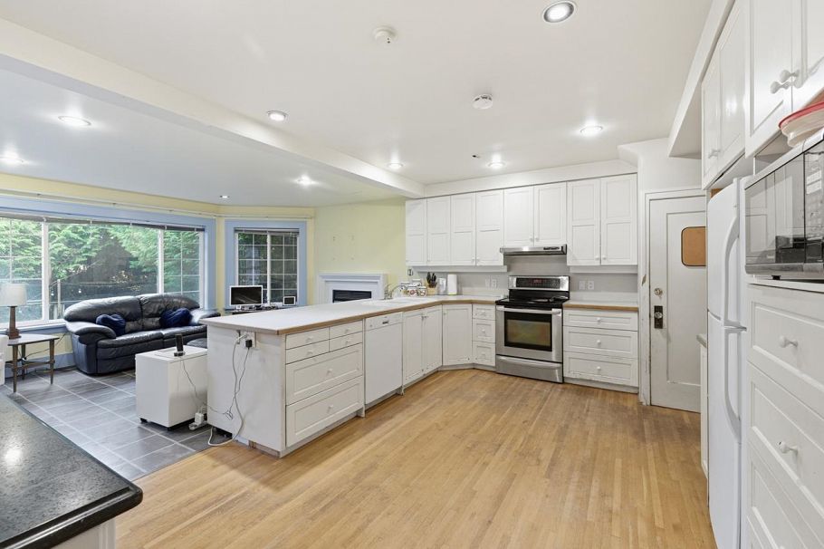 3775 W 35th Avenue Vancouver, BC - 8