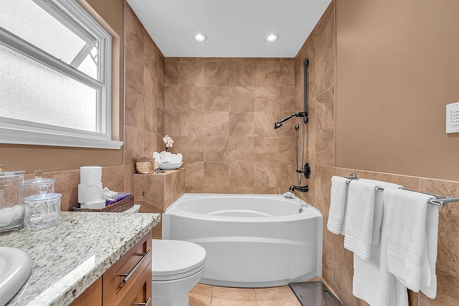 1202 Bracknell Crescent North Vancouver, BC - 19