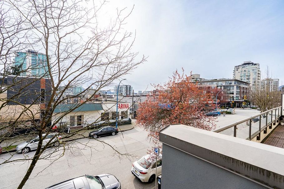 101 120 E 2nd Street North Vancouver, BC - 25