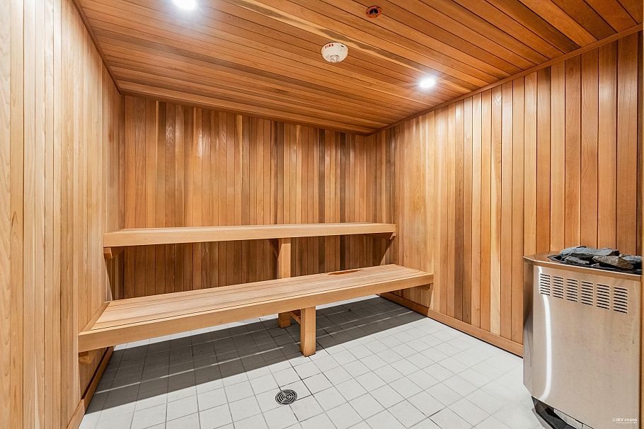 1215 8611 Hazelbridge Way Richmond, BC - 23